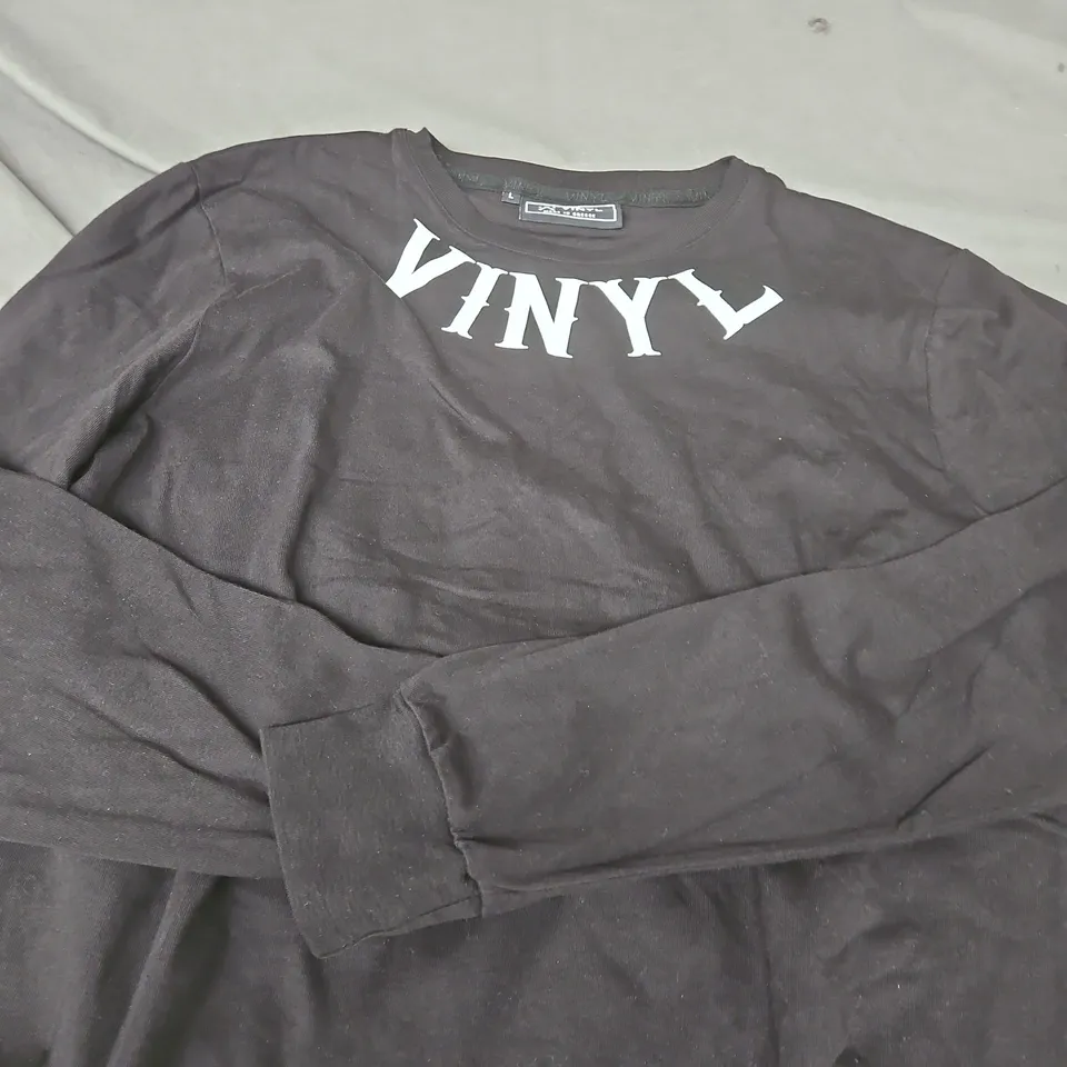 VINYL T-SHIRT – BLACK, SIZE L