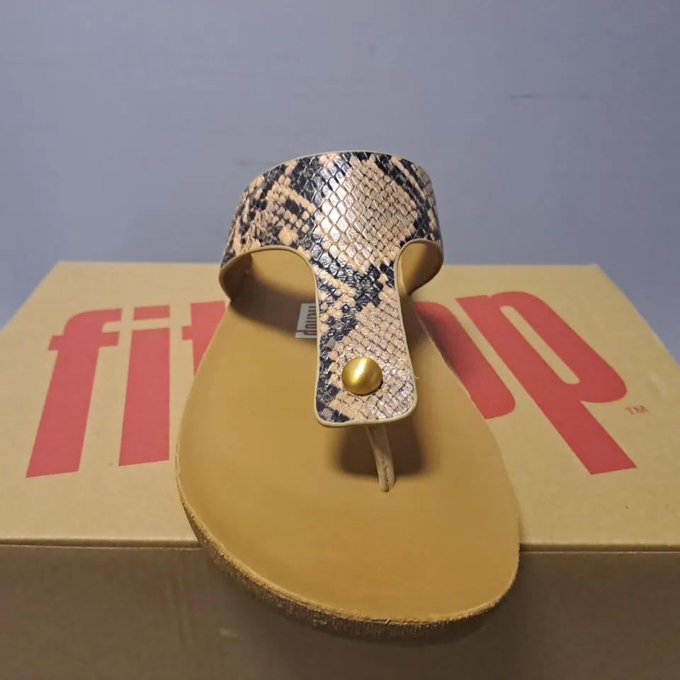 BOXED FITFLOP SNAKE TOE POST SANDALS - UK 6 