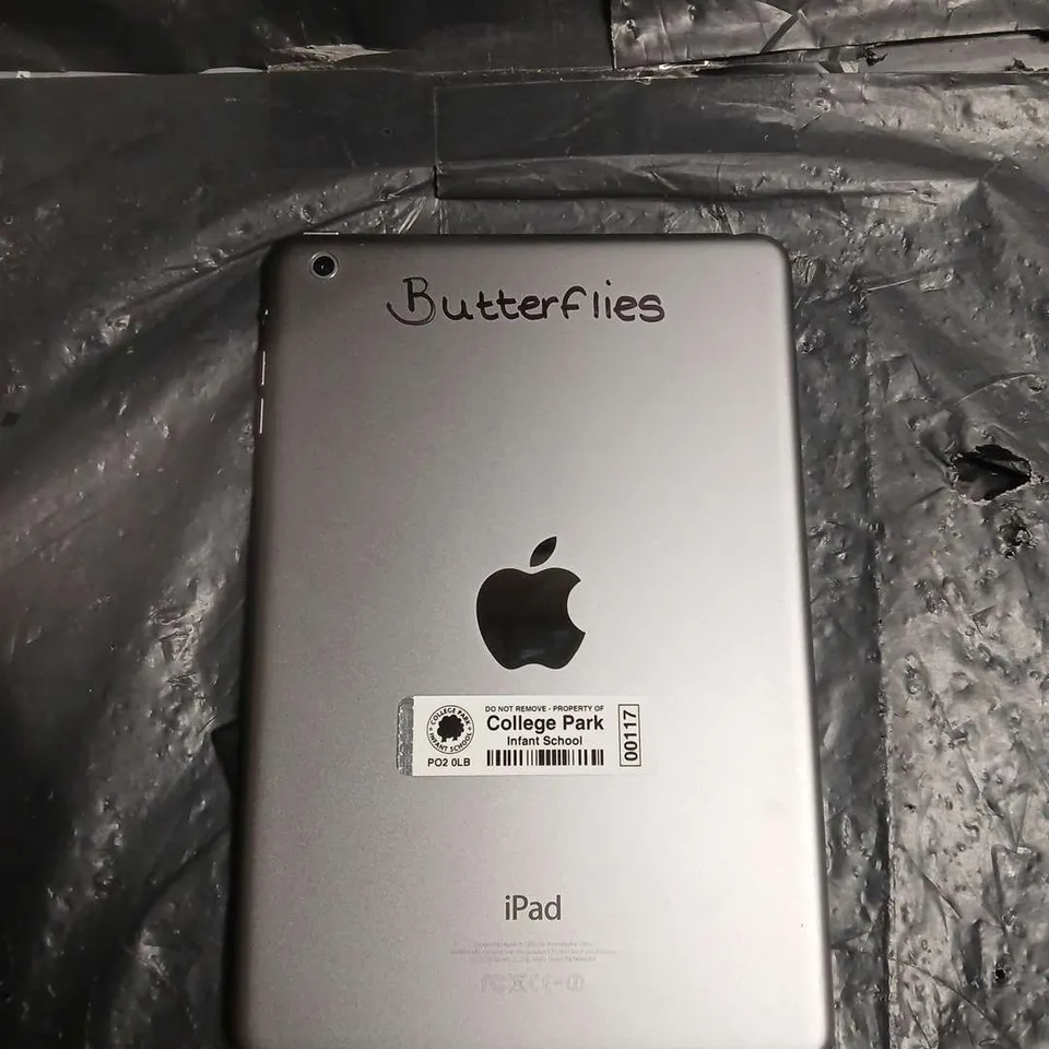 APPLE IPAD – SILVER -  MODEL MF432B/A