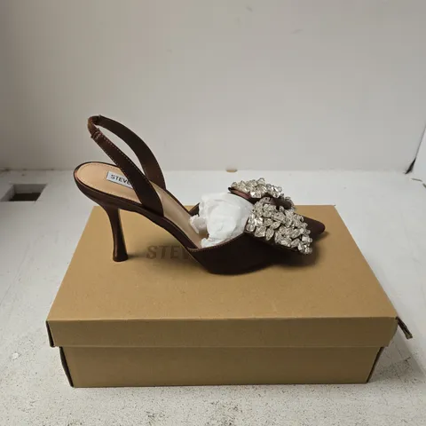 STEVE MADDEN LOVIE BROWN SATIN SLINGBACK SANDALS - UK 7 