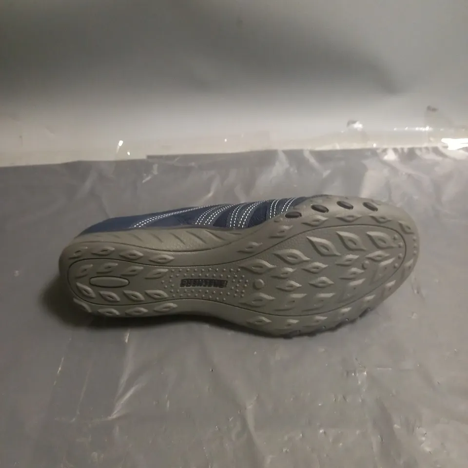 SKECHERS AIR-COOLED MEMORY FOAM RELAXED FIT TRAINERS BLUE SIZE 7