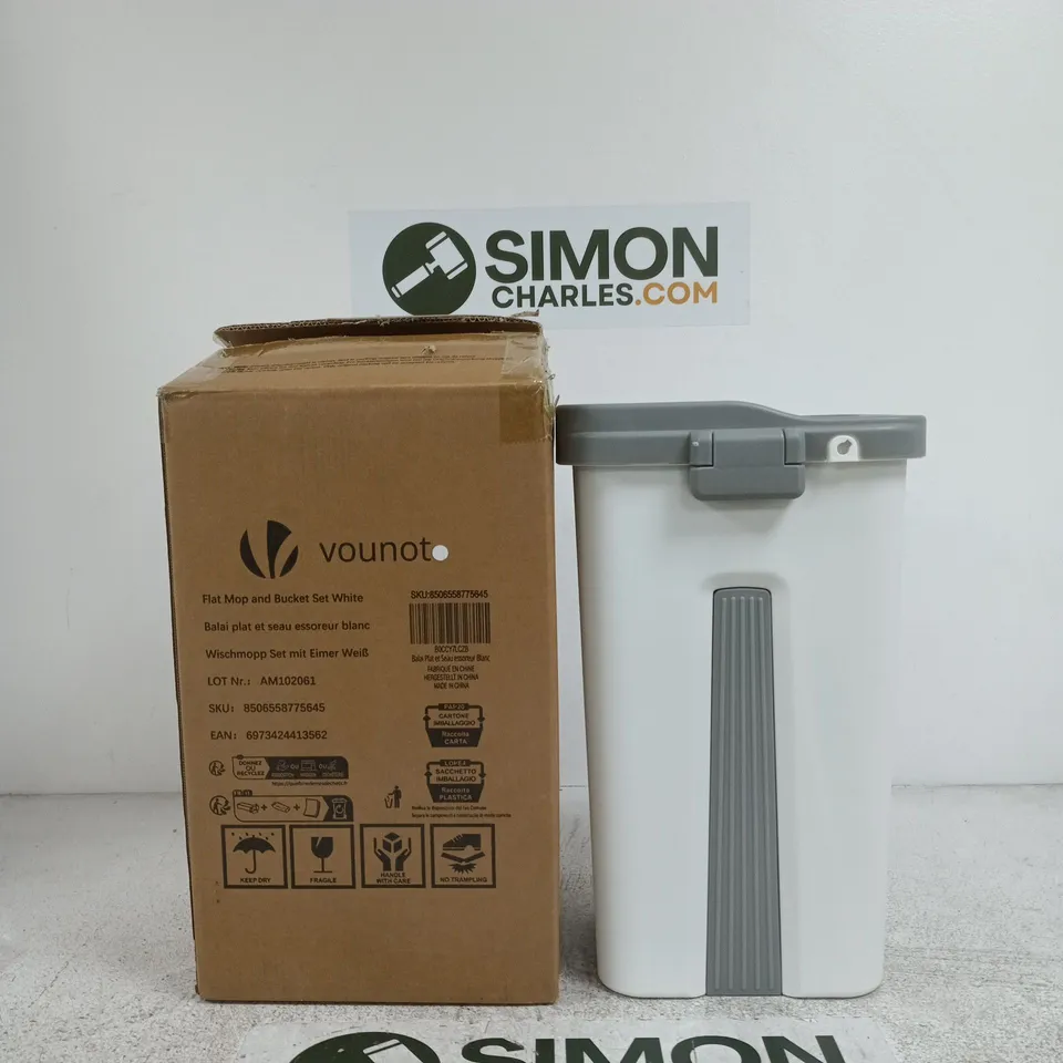 VOUNOT FLAT MOP AND BUCKET SET – WHITE, BOXED