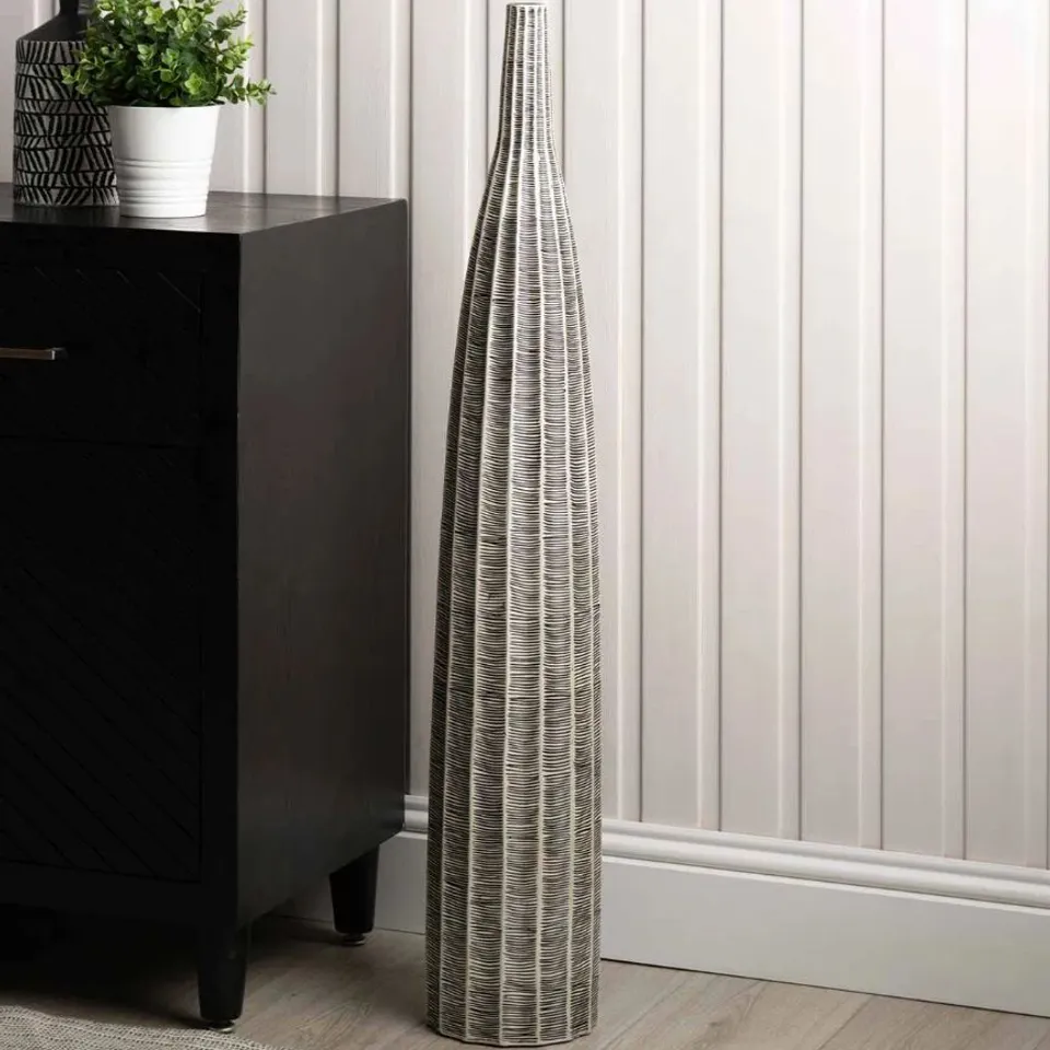 BOXED BLACK & WHITE LINES POLYRESIN VASE 
