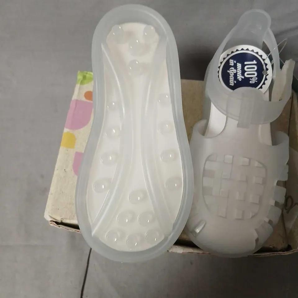 IGOR KIDS' WHITE SANDALS – TOBBY V, MADE IN SPAIN, UK 6 (EU 23)