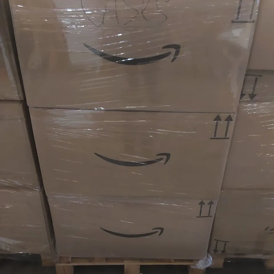 PALLET CONTAINING A VERY LARGE QUANTITY OF ASSORTED PHONE CASES/SCREEN PROTECTORS ECT