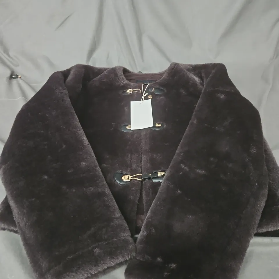 ZARA WOMEN'S DARK BROWN FAUX FUR CAPE/COAT WITH TOGGLE CLOSURES – SIZE M