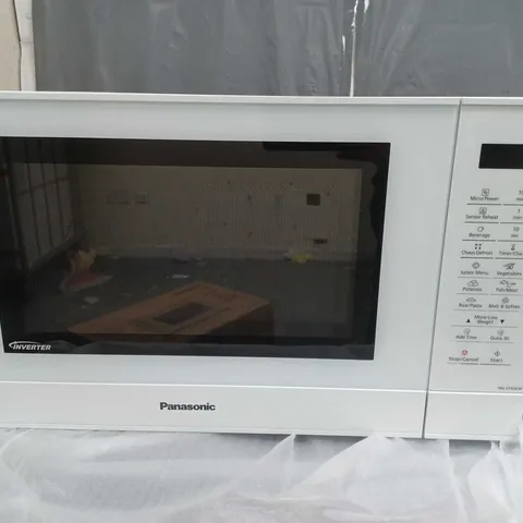 BOXED PANASONIC NN-ST45KWBPQ SOLO MICROWAVE