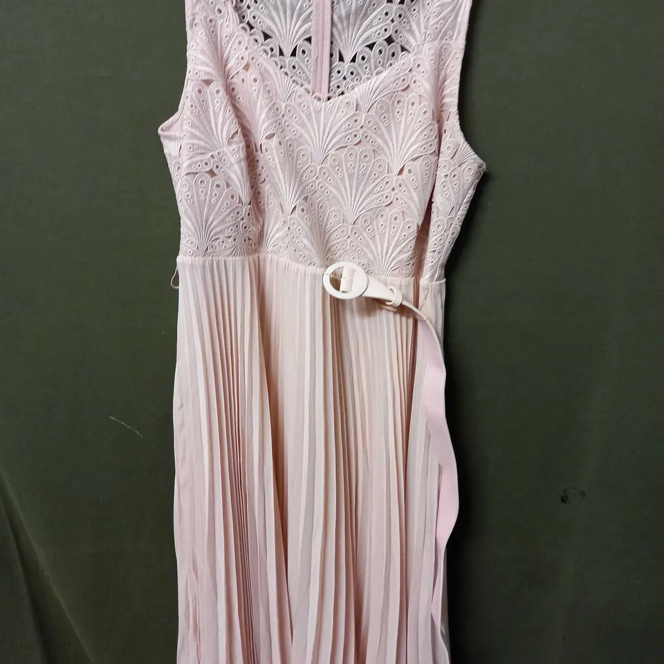 PHASE EIGHT KASSIDY LACE DRESS IN PETAL PINK - UK 18