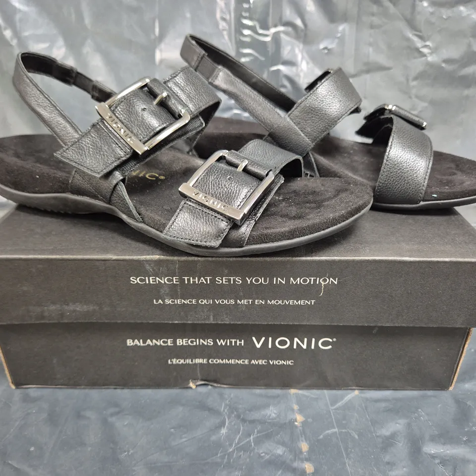 BOXED PAIR OF VIONIC SANDALS IN BLACK SIZE 7