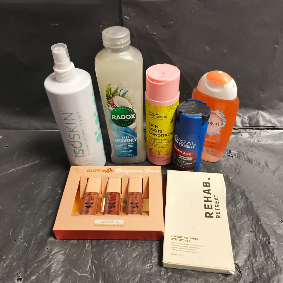 APPROXIMATEY 20 ASSORTED HEALTH AND BEAUTY PRODUCTS TO INCLUDE - REHAB. UNDER EYE PATCHES - RADOX BATH SOAK - DELHICIOUS RICH ROOTS CONDITIONER - ETC