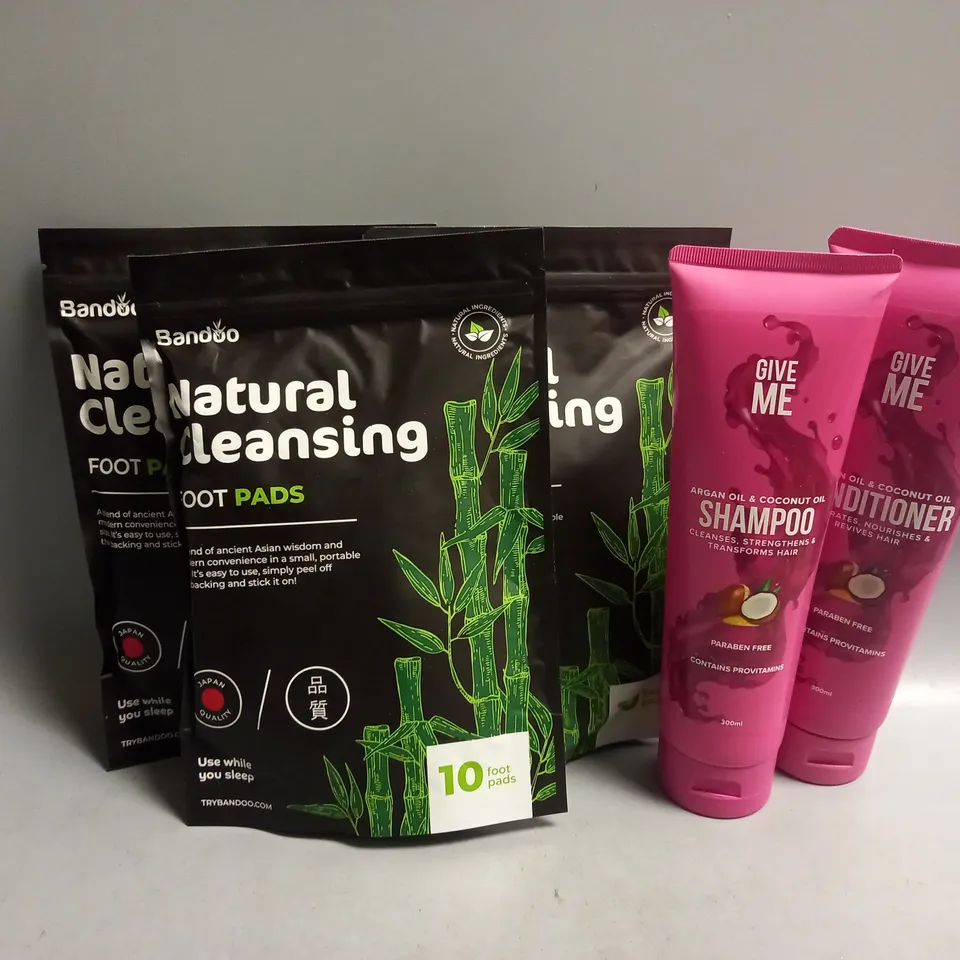 5 ASSORTED HEALTH AND BEAUTY PRODUCTS TO INCLUDE GIVE ME SHAMPOO AND BANDOO NATURAL CLEANSING FOOT PADS 