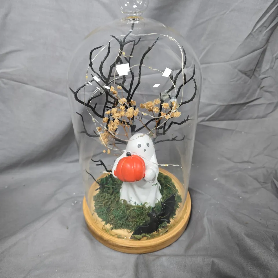 HALLOWEEN CLOCHE WITH GHOST SCENE UNDER GLASS DOME ON WOOD BASE