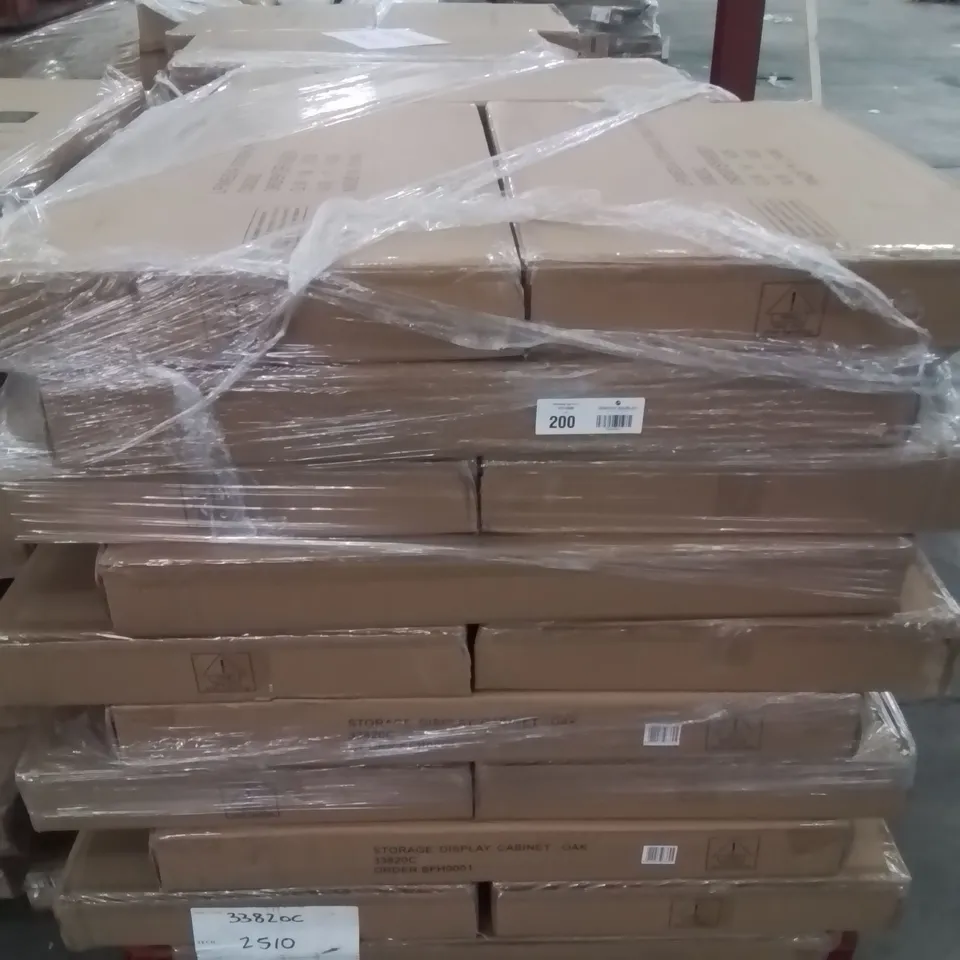 PALLET CONTAINING LARGE QUANTITY OF LP/MEDIA STORAGE TABLE -OAK-