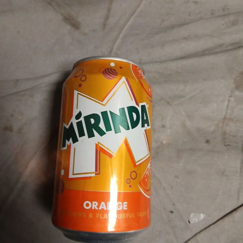 APPROXIMATELY 10 ASSORTED FOOD ITEMS INCLUDING TESCO MIXED NUTS & RAISINS , MIRANDA ORANGE AND BEBETO HAPPY LACES SOUR SWEETS