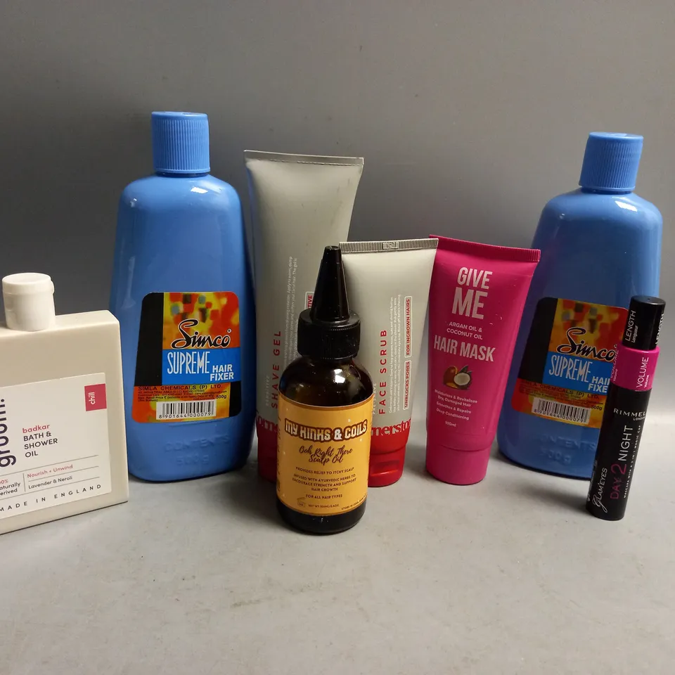 APPROXIMATELY 20 ASSORTED HEALTH AND BEAUTY PRODUCTS TO INCLUDE RIMMEL MASCARA, GIVE ME HAIR MASK, CORNERSTONE PRE-SHAVE FACE SCRUB