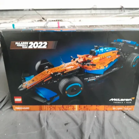 BOXED LEGO TECHNIC MCLAREN FORMULA 1 RACE CAR 2022 (42141)