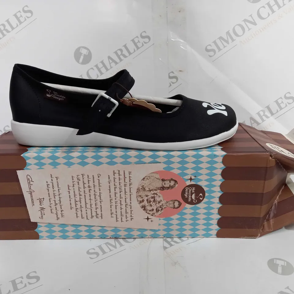 BOXED HOT CHOCOLATE DESIGN THE ORIGINALS FLAT BUCKLE SHOES YES OR NO - US 9
