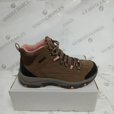 SKECHERS ALPH WATERPROOF TAN BOOTS - SIZE 6