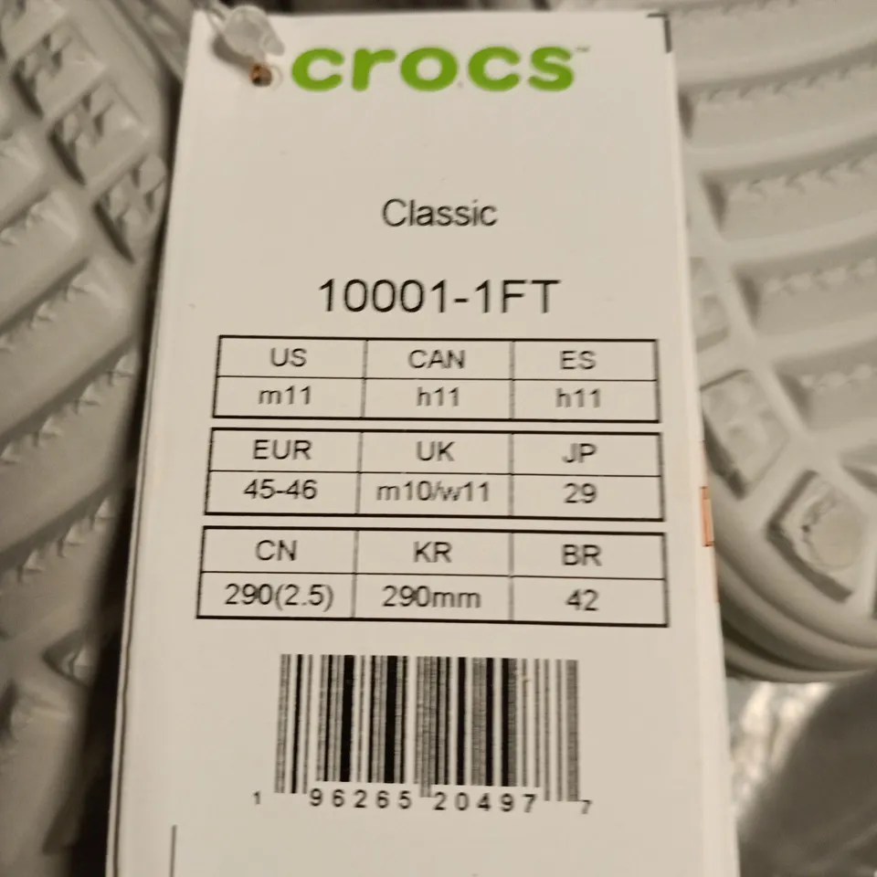 CROCS CLASSIC WHITE CLOGS – UK 10 (EU 45-46)