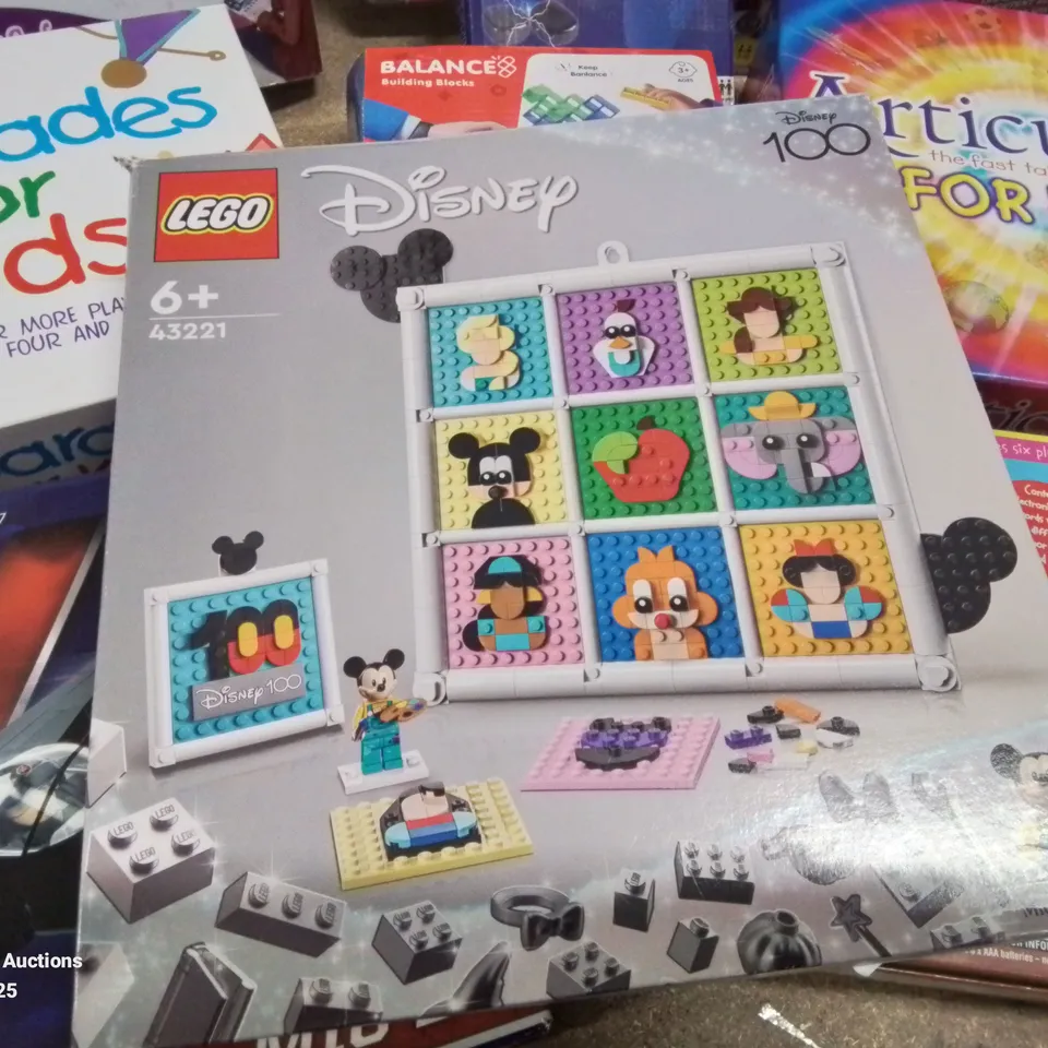 BOX OF APPROXIMATELY 10 KIDS BOXED TOYS TO INCLUDE: TOP GUN PLANE, CHARADES FOR KIDS, VTECH SECRET SAFE DIARY, UNO EXTREME, DON'T SAY IT GAME ETC.