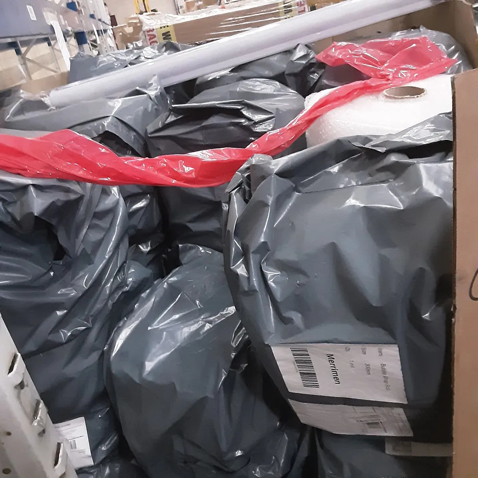PALLET OF APPROXIMATELY 40 MERRIMEN BUBBLE WRAP ROLLS