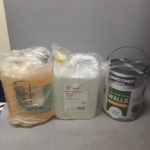 3 HOUSEHOLD ITEMS TO INCLUDE JOHNSTONES BRILLIANT WHITE SMOOTH MASONRY, PURE CHEM WHITE VINEGAR, AND MINIML TOILET CLEANER 