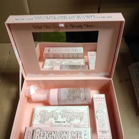PLOUISE FULFILING DREAMS BEAUTY BOX TO INCLUDE WATER SPRAY, STROBE CREAM AND SIENNA SUN FACE AND EYE PALETTE