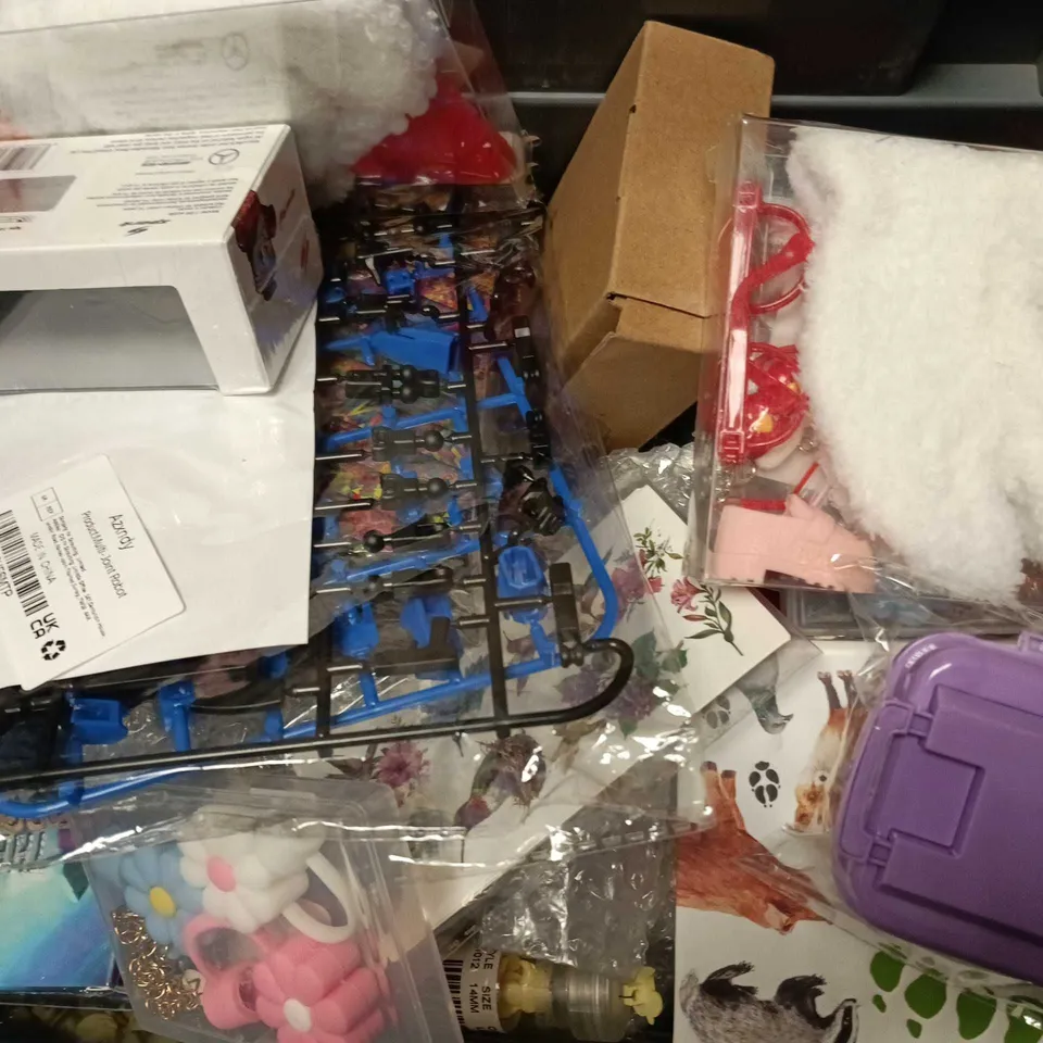 APPROXIMATELY 12 ASSORTED TOYS & GAMES PRODUCTS TO INCLUDE ORIGAMI PAPER, BEER PONG, SPARKY MERCEDES F1 W13 MODEL, ETC