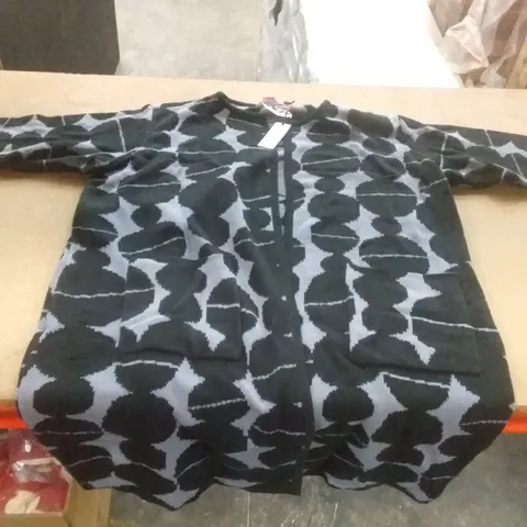 BOX OF APPROXIMATELY 9 BRAND NEW BEN DE LISI DESIGNER WINTER CARDIGANS WITH POCKET BLACK/GREY - SIZE 3XL