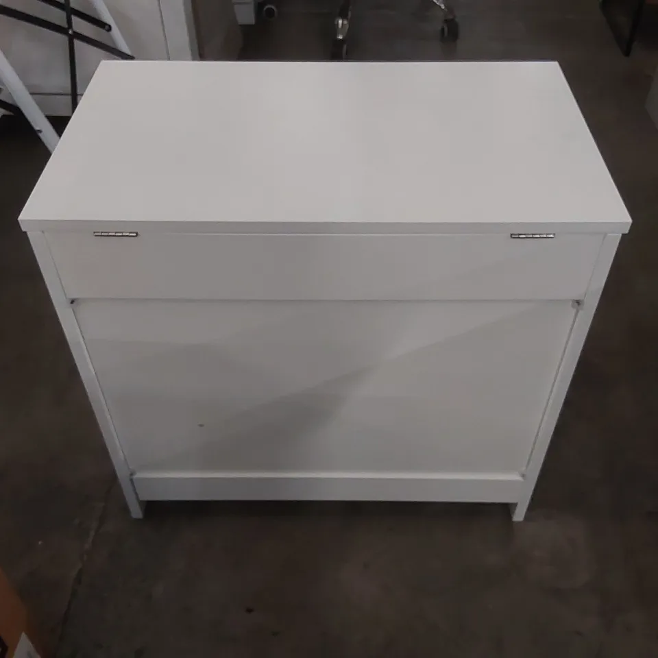 WOODEN LAUNDRY CHEST - WHITE