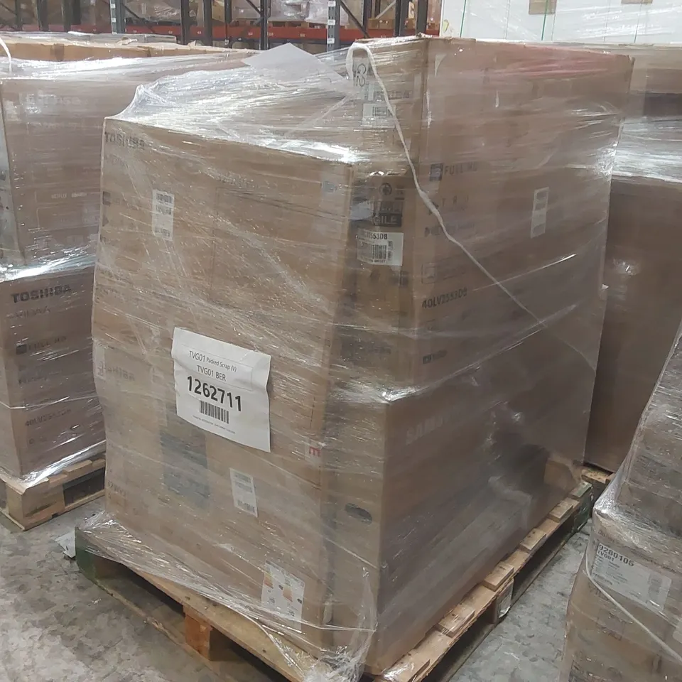 PALLET CONTAINING A LARGE QUANTITY OF ASSORTED DAMAGED TVs