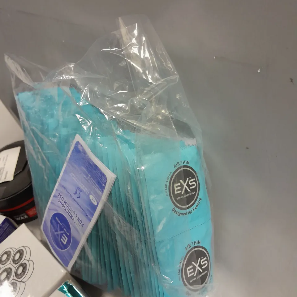 BOX OF APPROXIMATELY 15 COSMETIC ITEMS TO INCLUDE ORAL-B POWER TOOTHBRUSH, MOUTHWASH, TOOTHPASTE, ETC