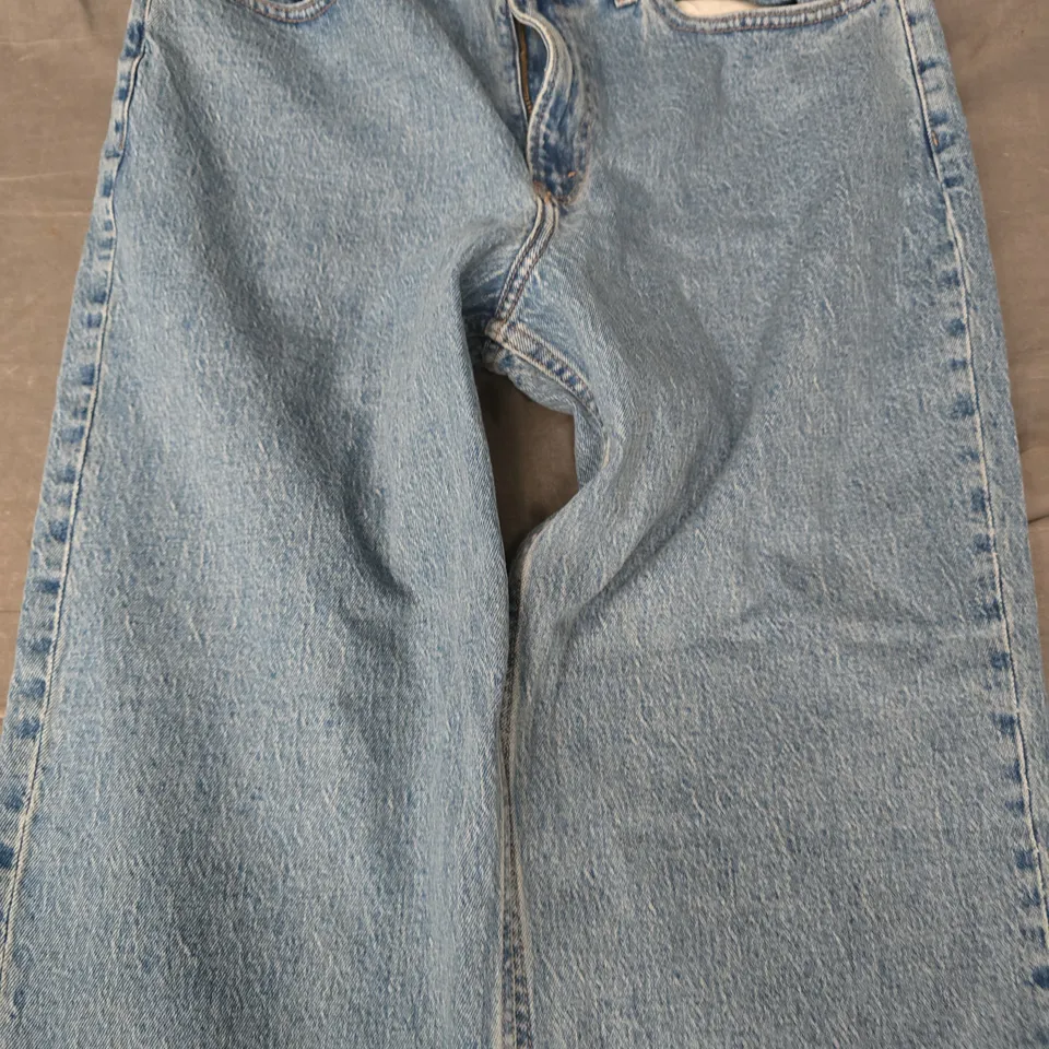 ABERCROMBIE & FITCH THE VINTAGE STRAIGHT HIGH RISE JEANS IN BLUE SIZE 30R