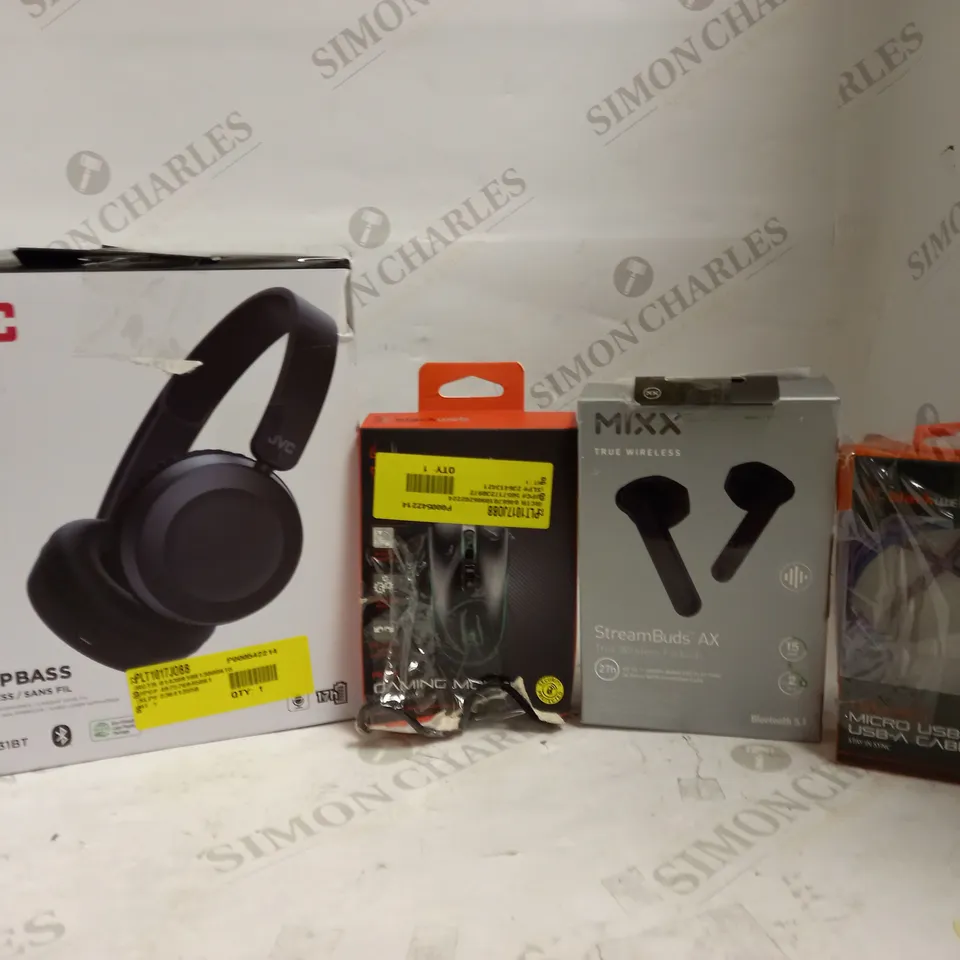 LOT OF APPROXIMATELY 12 ELECTRICAL ITEMS, TO INCLUDE CHARGER, EARPHONES, ETC