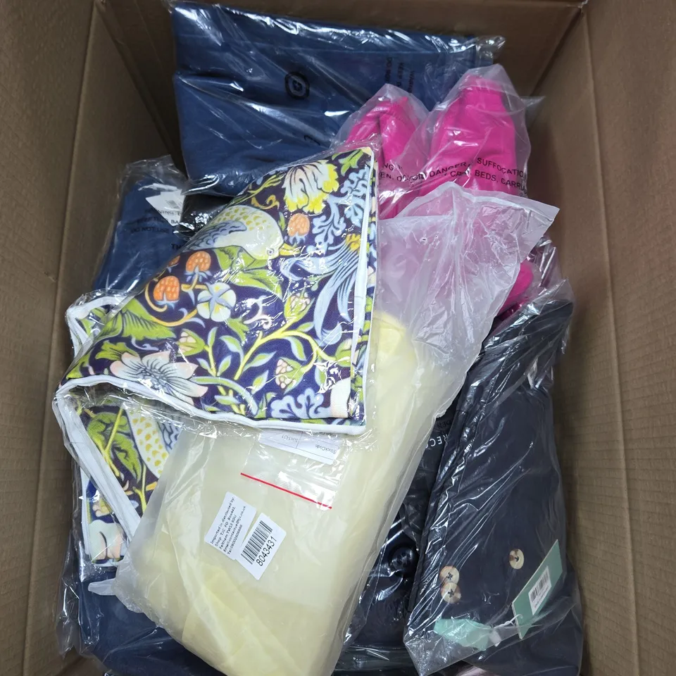 BOX OF APPROXIMATELY 15 ASSORTED CLOTHING ITEMS IN VARIOUS COLOURS, SIZES AND STYLES 