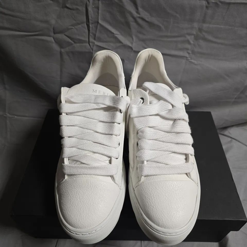 BOXED PAIR OF NUMERIS WHITE LEATHER TRAINERS - SIZE 45