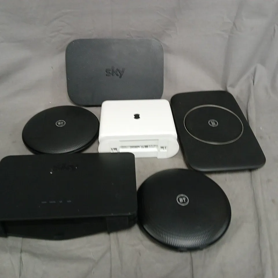 APPROXIMATELY 20 ASSORTED HOUSEHOLD ITEMS TO INCLUDE WIFI ROUTER, REMOTE CONTROLS AND ASSORTED WIRES 