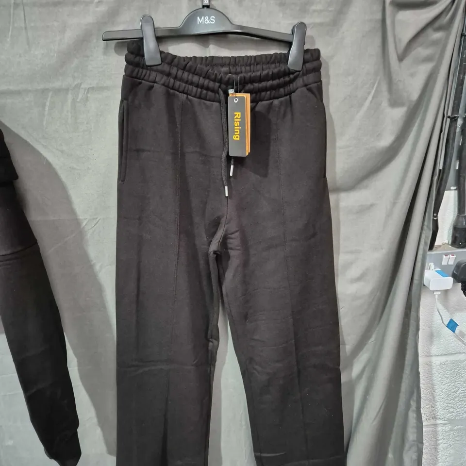 RISING BLACK TWO-PIECE CROPPED ZIP HOODIE & JOGGER SET, SIZE S/M