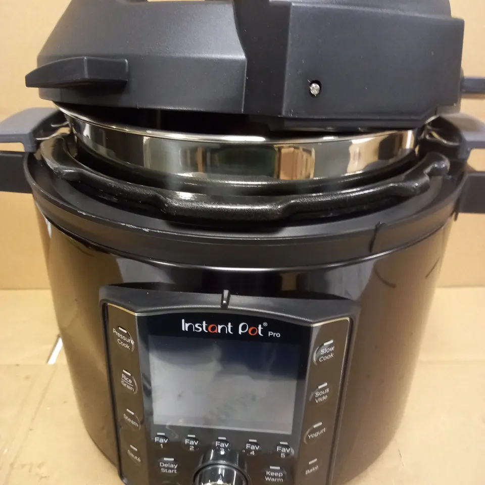 INSTANT POT PRO ELECTRIC MULTI FUNCTIONAL COOKER