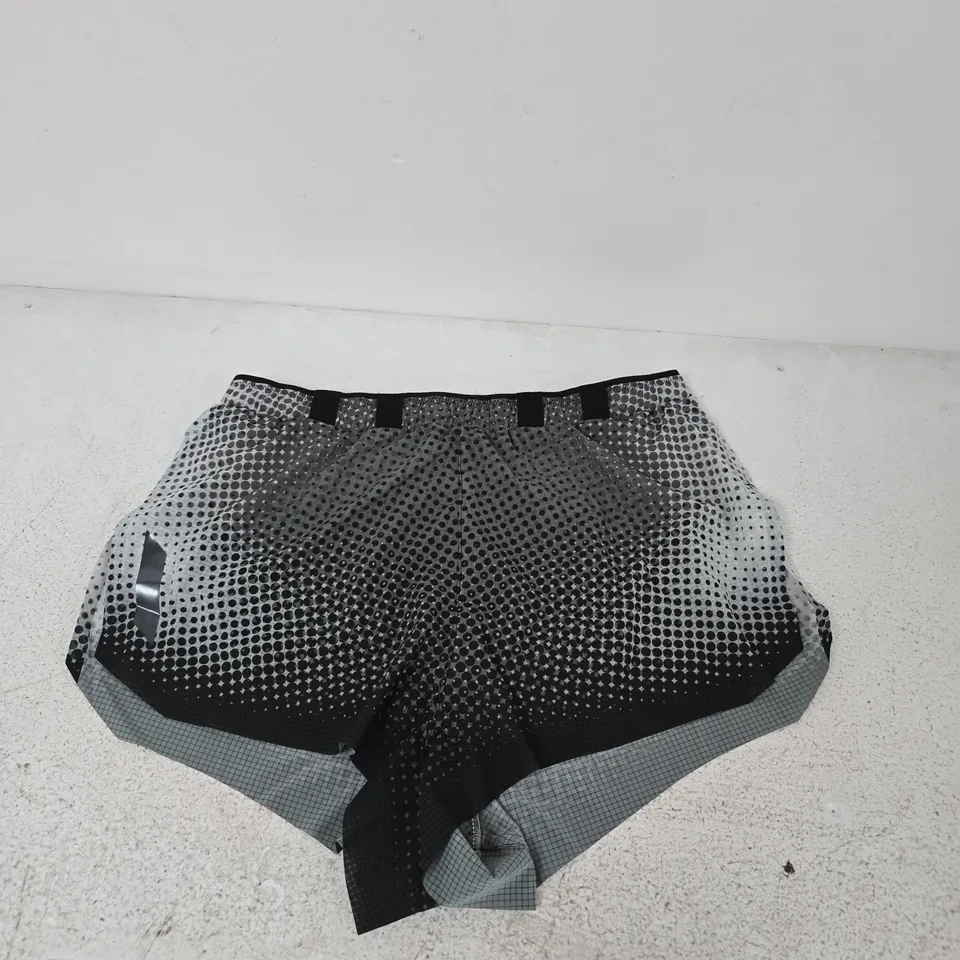 SOAR MARATHON SHORTS – BLACK AND WHITE DOT – UK M (MEN'S)