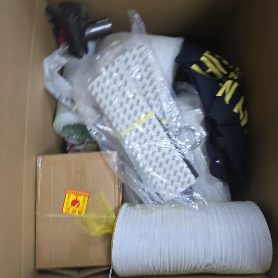 BOX OF APPROXIMATELY 15 ASSORTED HOUSEHOLD ITEMS TO INCLUDE HOOVER PARTS , CURTAINS ETC...