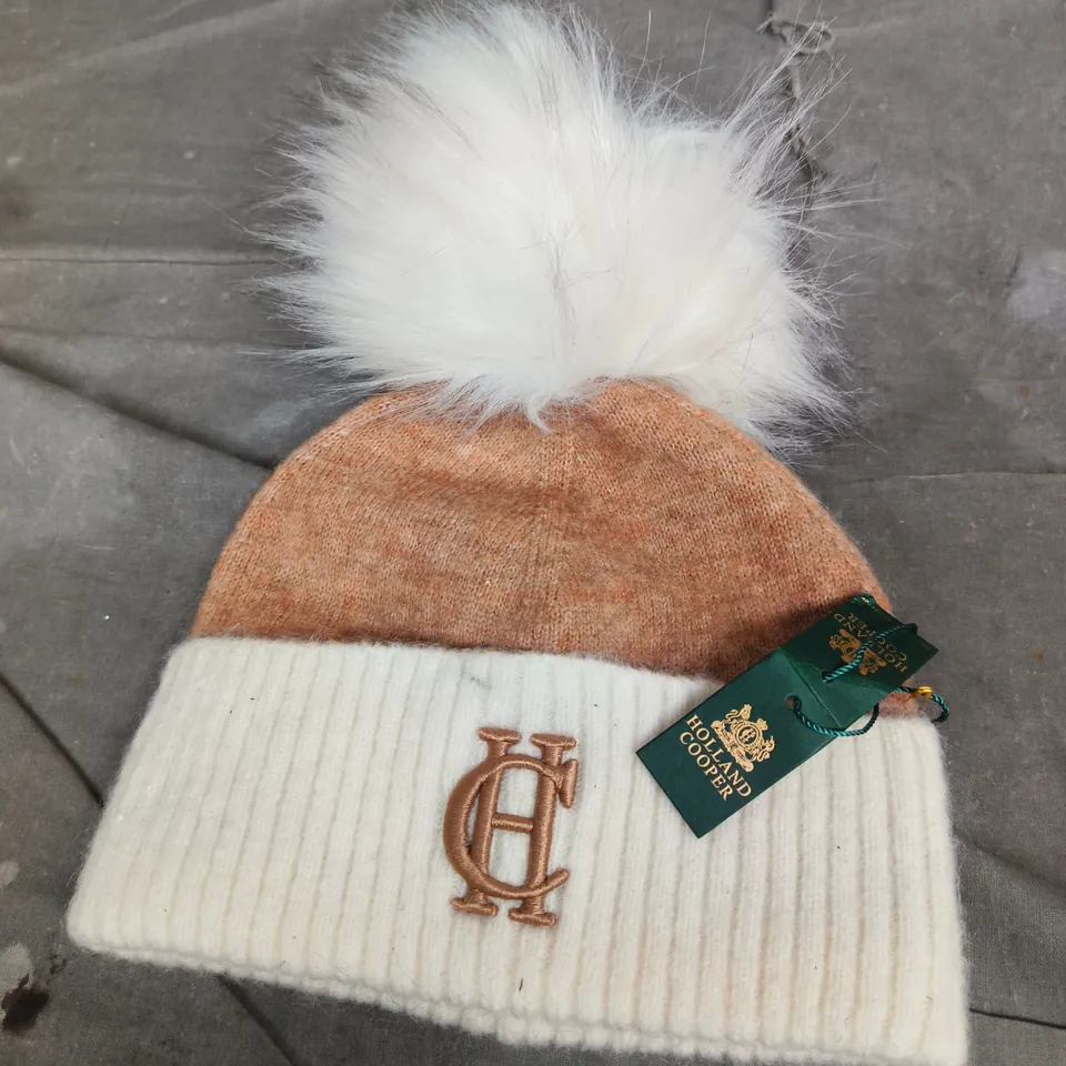 HOLLAND COOPER CHELSEA BOBBLE HAT – CAMEL, ONE SIZE