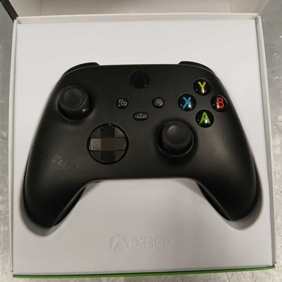 BOXED XBOX WIRELESS CONTROLLER