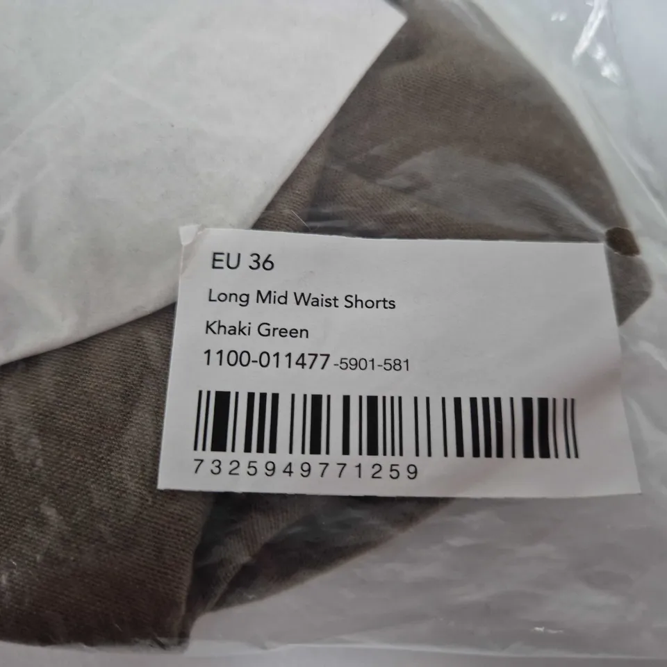 NA-KD KHAKI GREEN LONG MID-WAIST SHORTS, EU 36 (UK 8) – SEALED PACKAGING