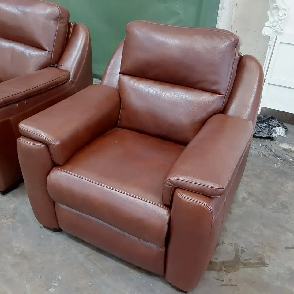 QUALITY ITALIAN DESIGNER LOUNGE SUITE, COMPRISING POWER RECLINING THREE SEATER SOFA, PAIR FIXED EASY CHAIRS & FOOTSTOOL
