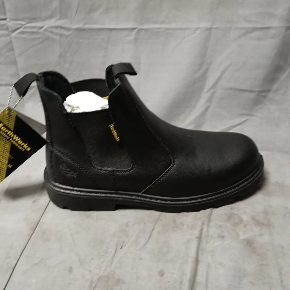 EARTHWORKS SAFETY BOOTS – BLACK LEATHER CHELSEA-STYLE SAFETY FOOTWEAR - UK 10