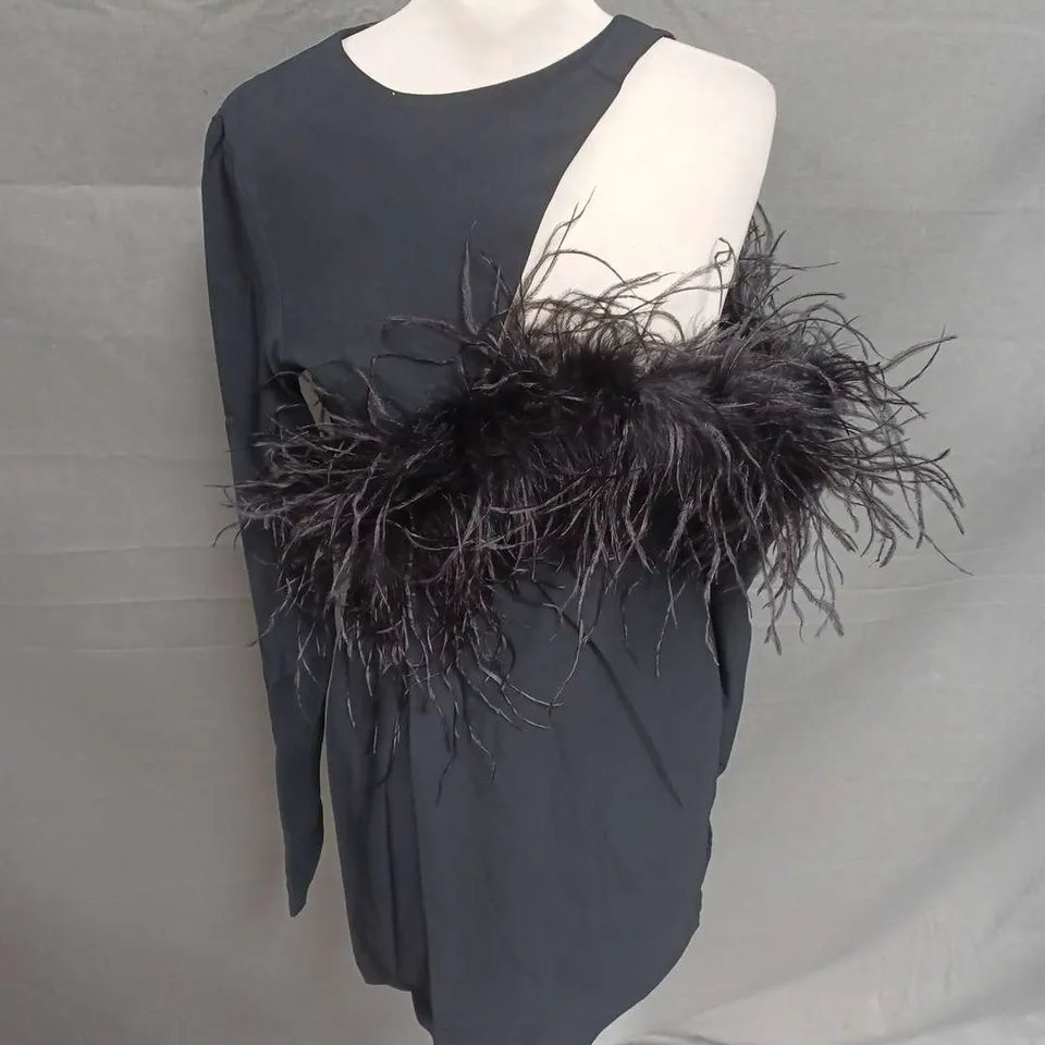 MELROSE MONICA FEATHER KNIT DRESS IN BLACK SIZE M