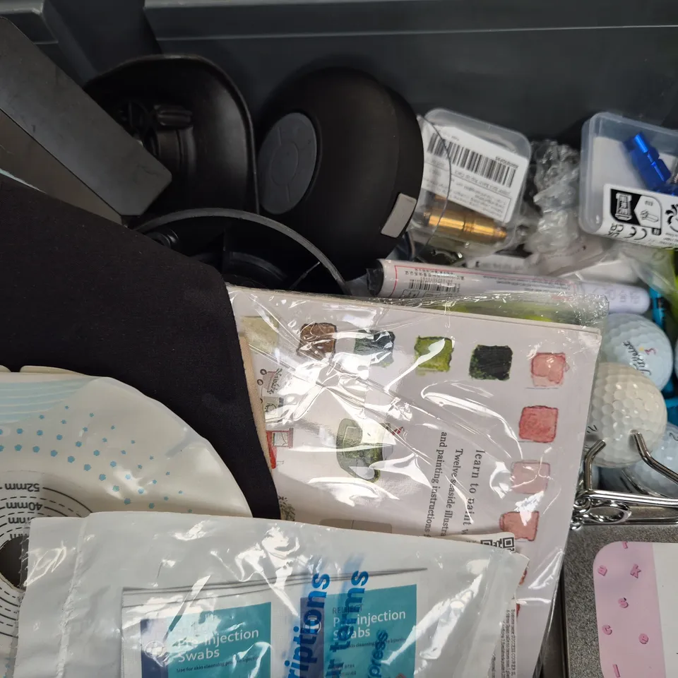 APPROXIMATELY 10 ASSORTED HOUSEHOLD ITEMS TO INCLUDE MARKER LEAD PROBES, UPPERCASE STAMP SET FOR BAKING, ETC