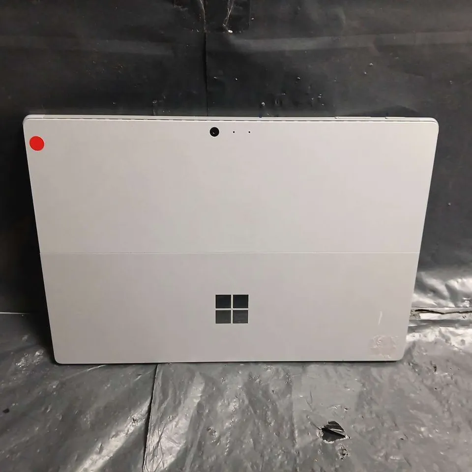 MICROSOFT SURFACE TABLET– SILVER - MODEL UNSPECIFIED
