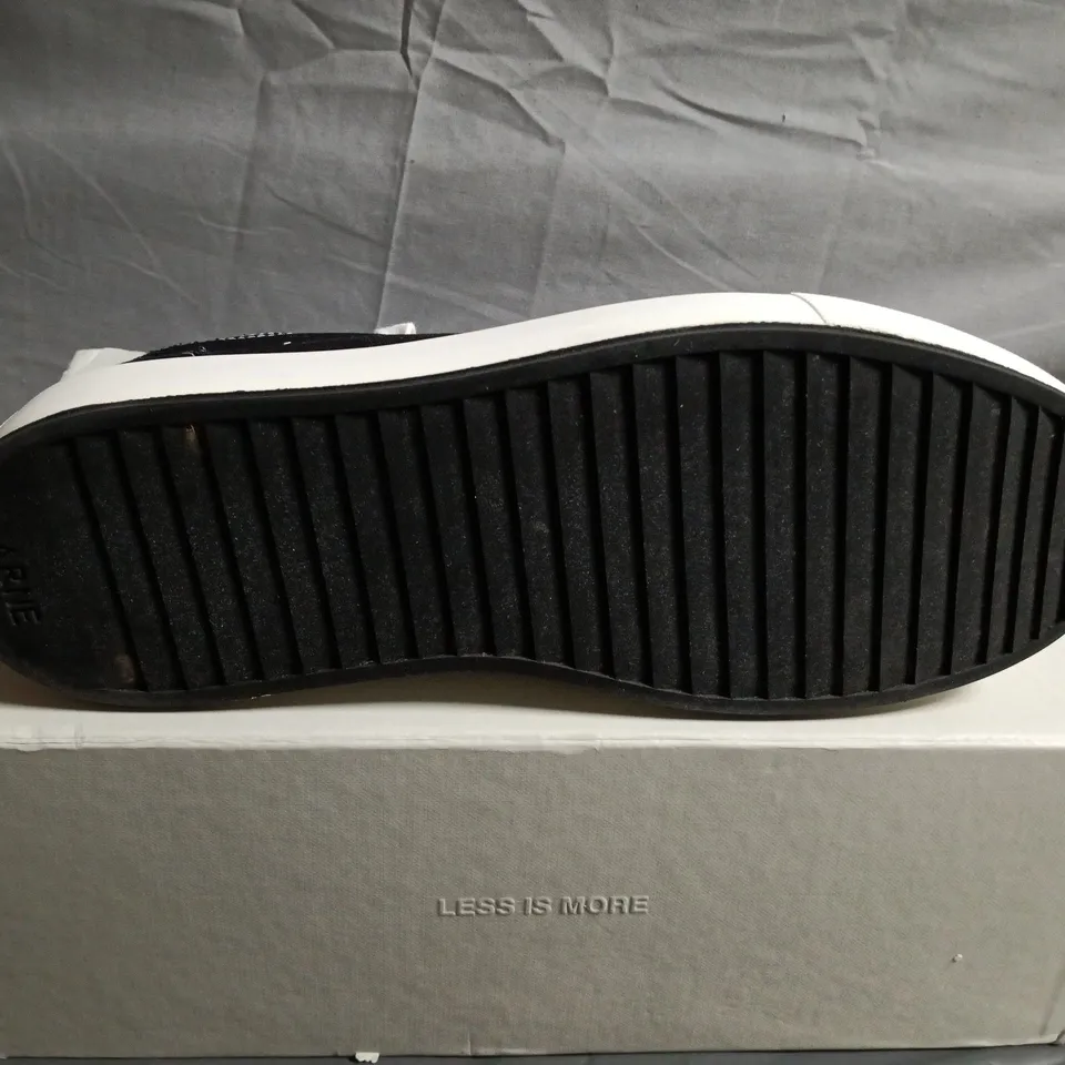 BOXED PAIR OF ARNE BLACK CANVAS HIGH-TOP SNEAKERS – UK SIZE 8